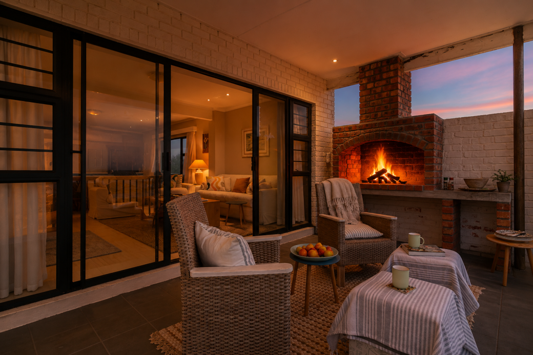 Outdoor fire place & Patio