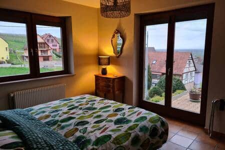 Room n°3 with view of the Alsace plain (East) and view towards the Haut Koenigsbourg castle (North)
