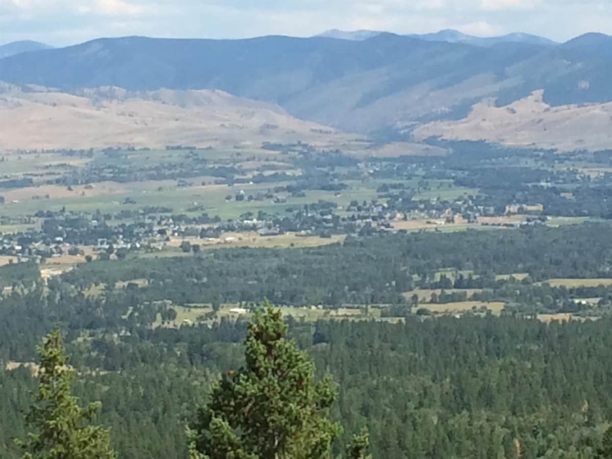 Wilderness Spirit Cabins, pet friendly vacation cabin rentals, Corvallis MT