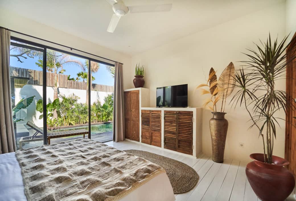 Chambre 3 vue piscine YOGISURF VILLA 2 - Canggu - BALI Chambre 3 vue piscine YOGISURF VILLA 2 - Canggu - BALI