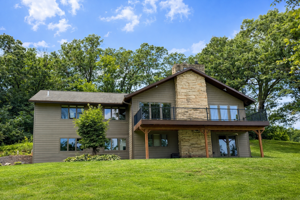 Peaceful countryside retreat near Decorah, Iowa — family-friendly and private. Peaceful countryside retreat near Decorah, Iowa — family-friendly and private.