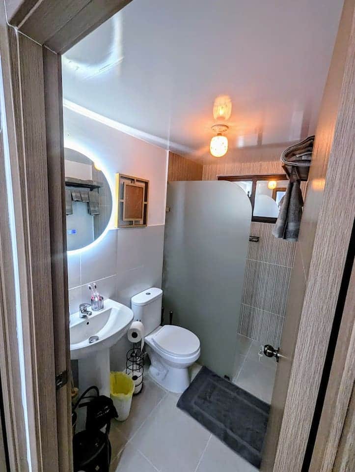 2nd Bathroom