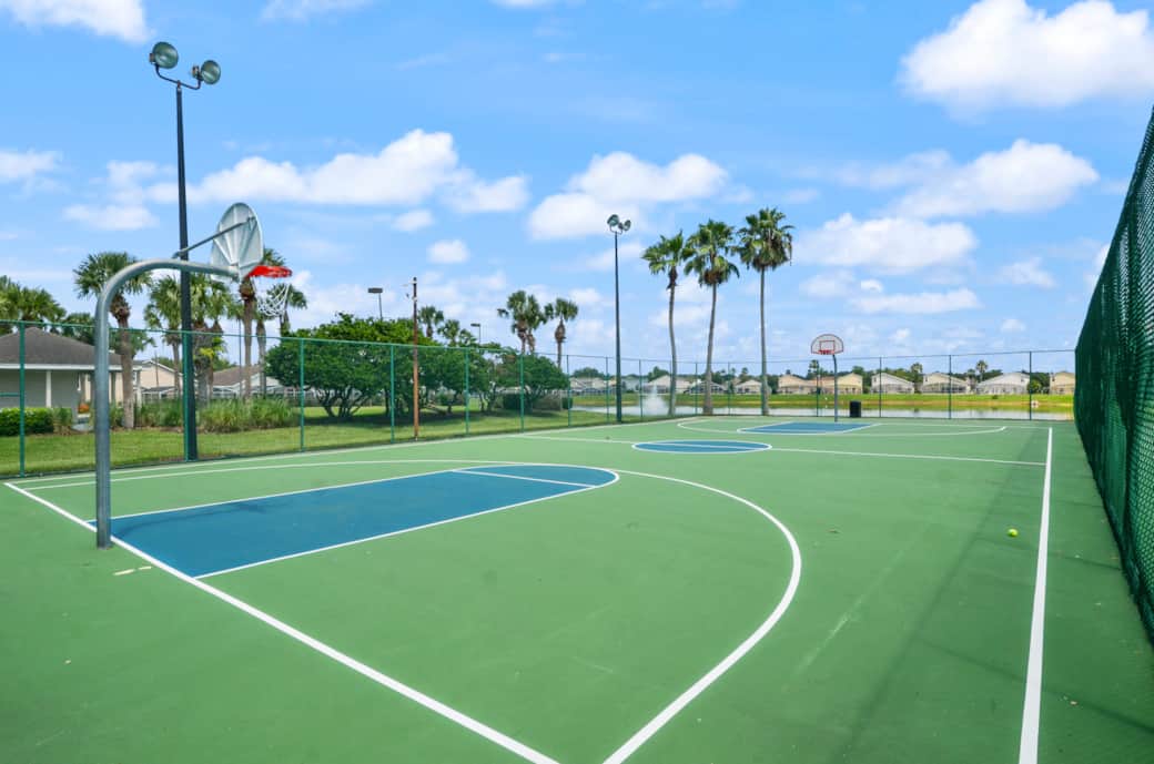 Community amenities: Basketball court.