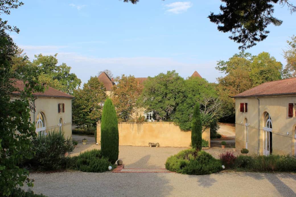 Both houses, "Les Ecuries" on the left and "L'Orangerie" on the right #farmhouse #miramontdastarac #france