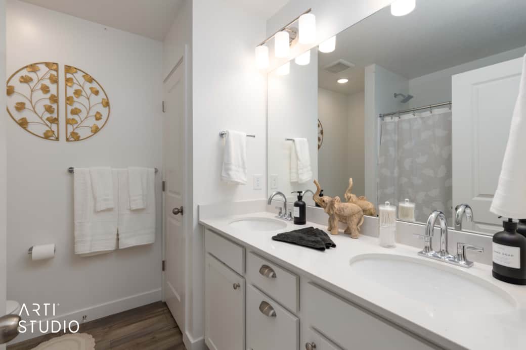 679 W 1100 S_V Raghavan24_Web 679 W 1100 S_V Raghavan24_Web