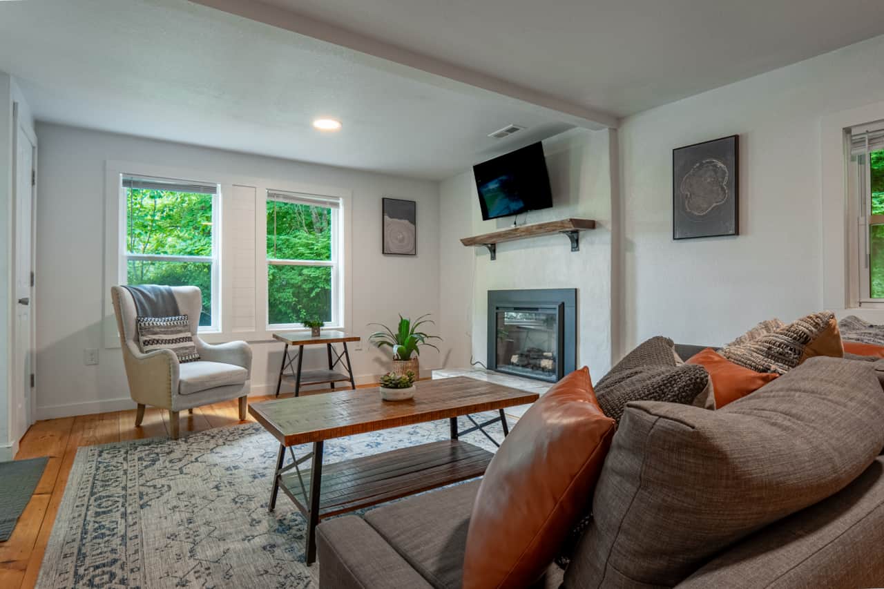 Tiny Escapes Cozy Cottage in Todd North Carolina - Unique Upscale Rentals for All of Life's Moments