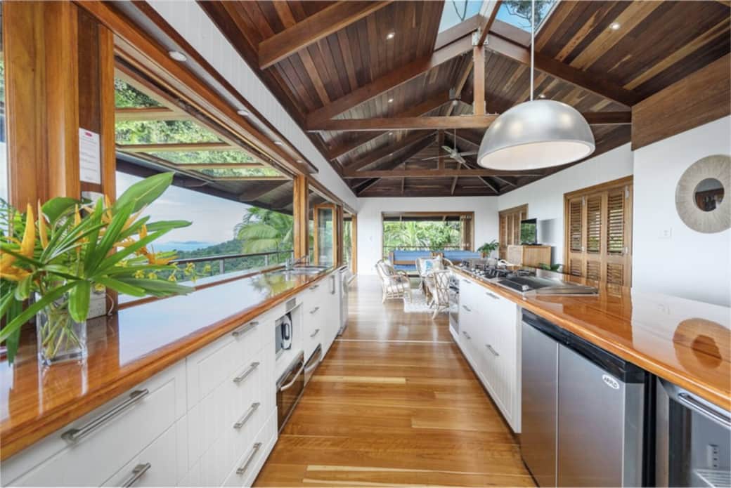 5. Stus Lookout - Kitchen 5. Stus Lookout - Kitchen