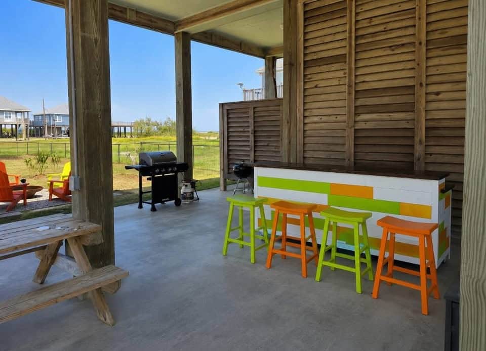 Wide open space for enjoying those Gulf breezes! Wide open space for enjoying those Gulf breezes!