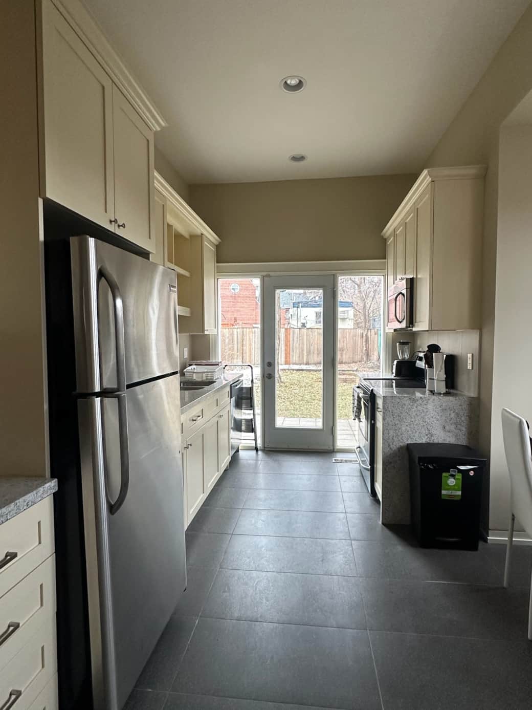 Shared Full Kitchen Shared Full Kitchen