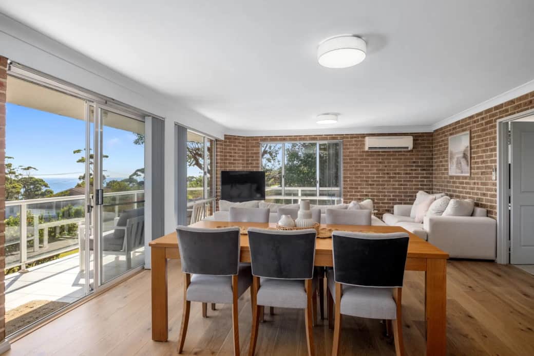 Mollymook Apartments Unit 1 -Dinning Area