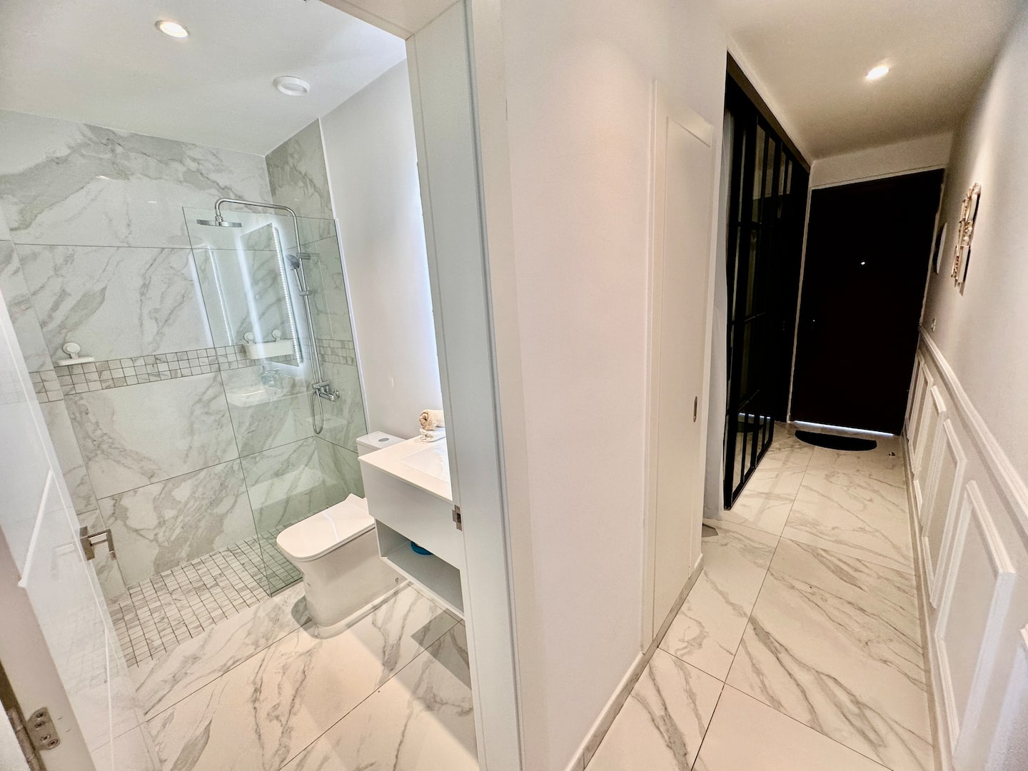 Ground floor condo just few steps from large pool photo 5