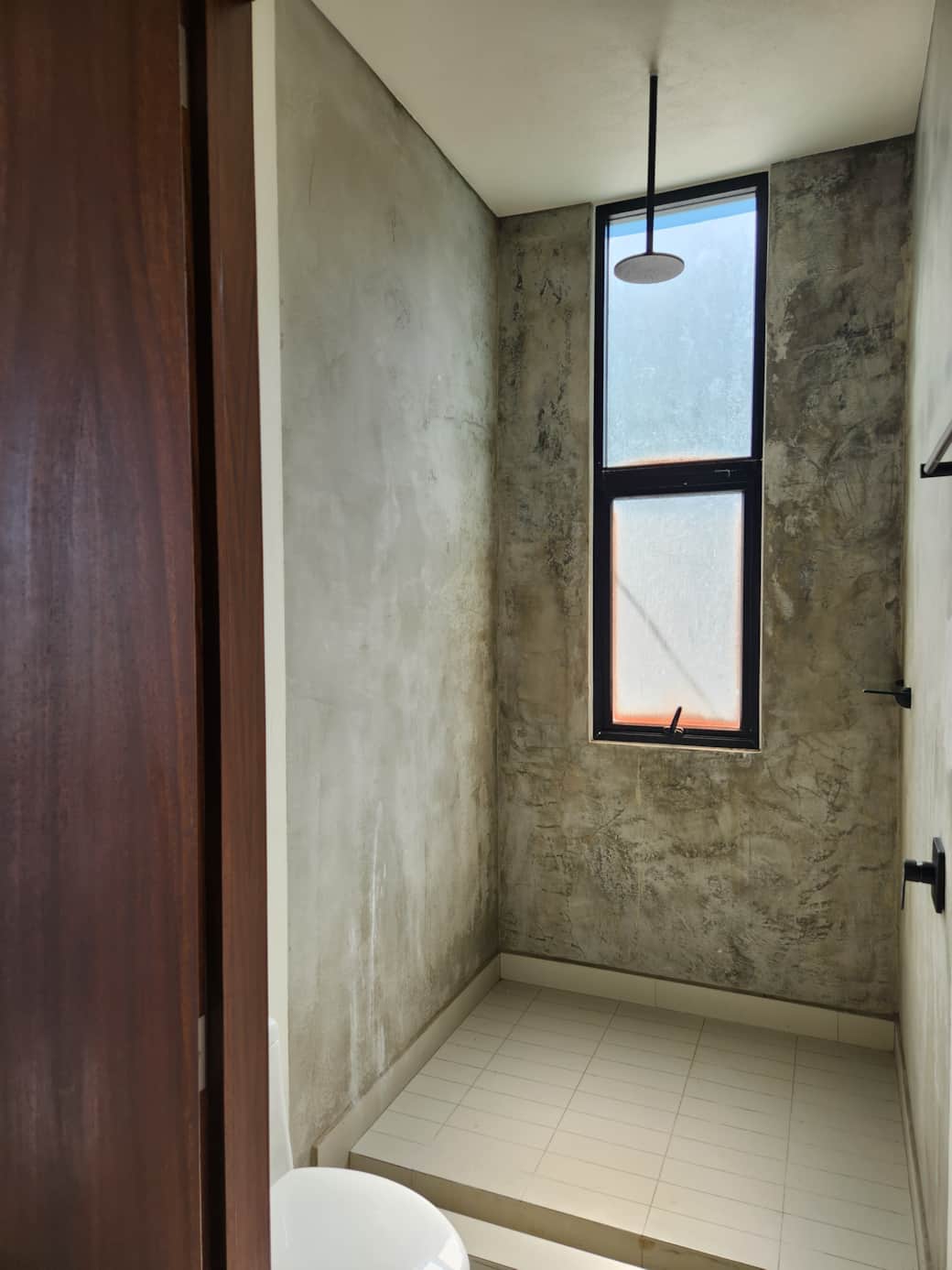 301 Interior (bathroom)