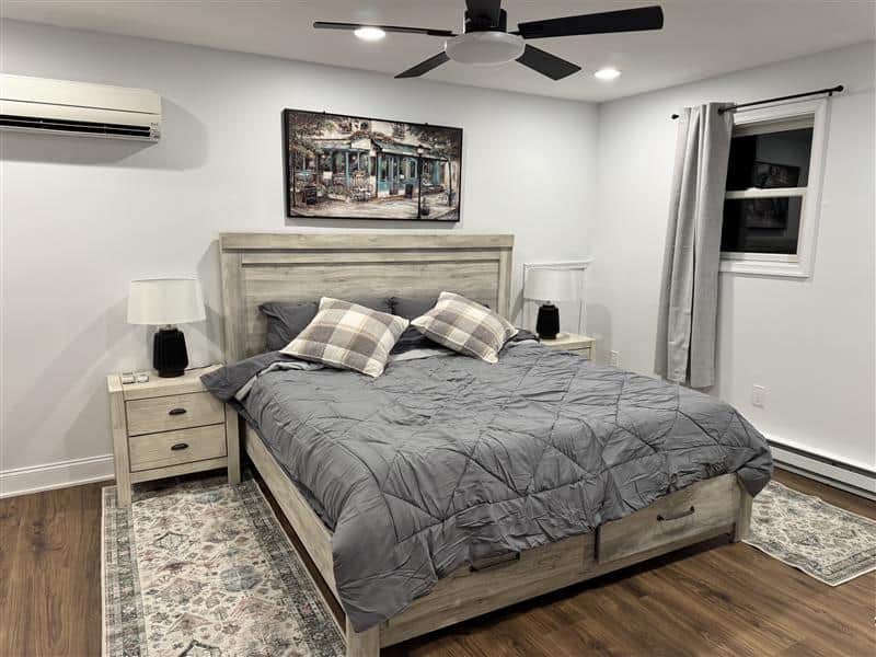 Master Bedroom - King Suite