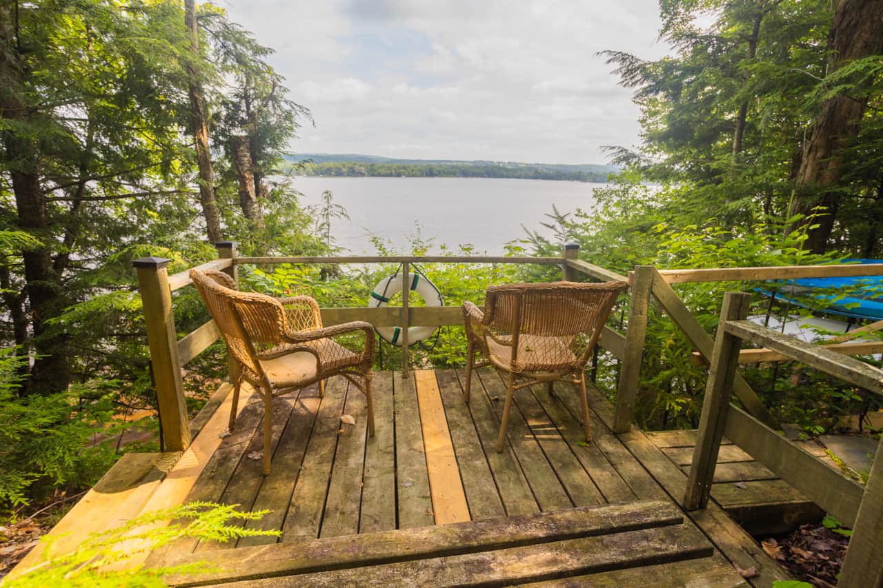 Terrace and view of the lake