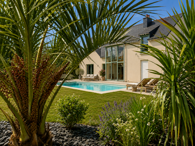PISCINE DEPUIS PARTERRE
