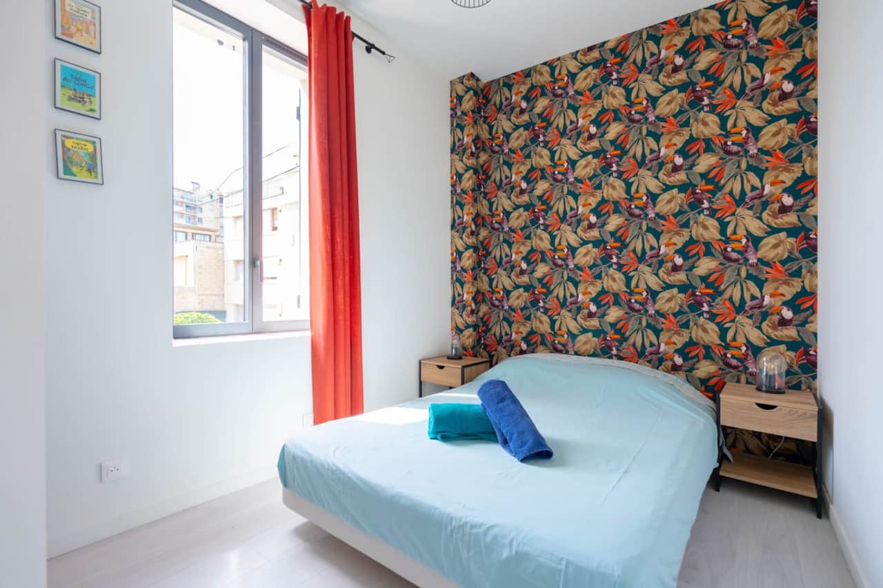 La 2ème chambre côté "collines" avec lit  double 140x200