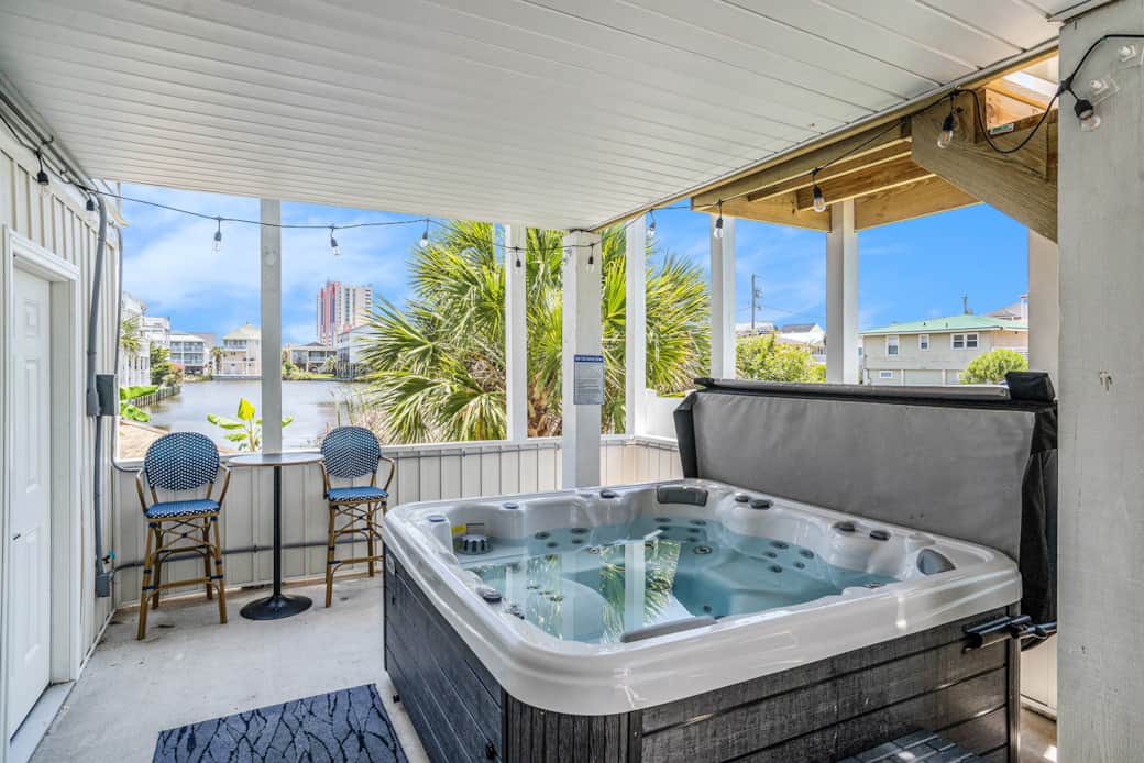 Ground floor: hot tub 