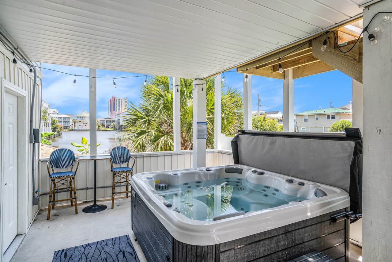 Ground floor: hot tub 