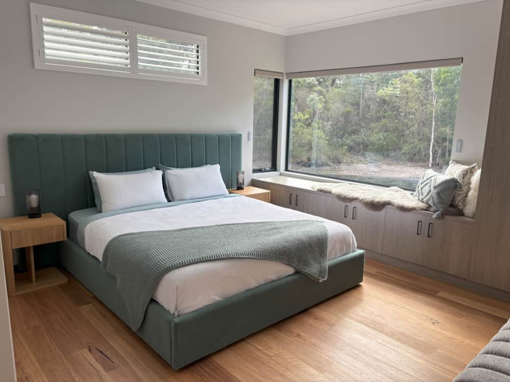 Bedroom 1 - king bed
