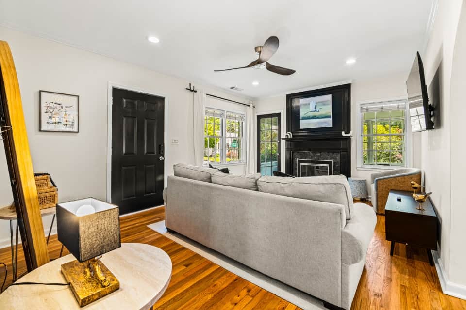 5 Living Room 960x640 4125316