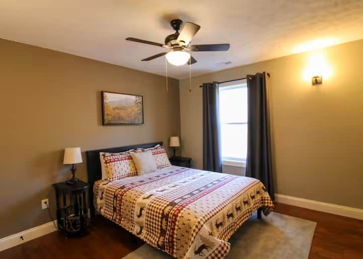 Upstairs bedroom 2