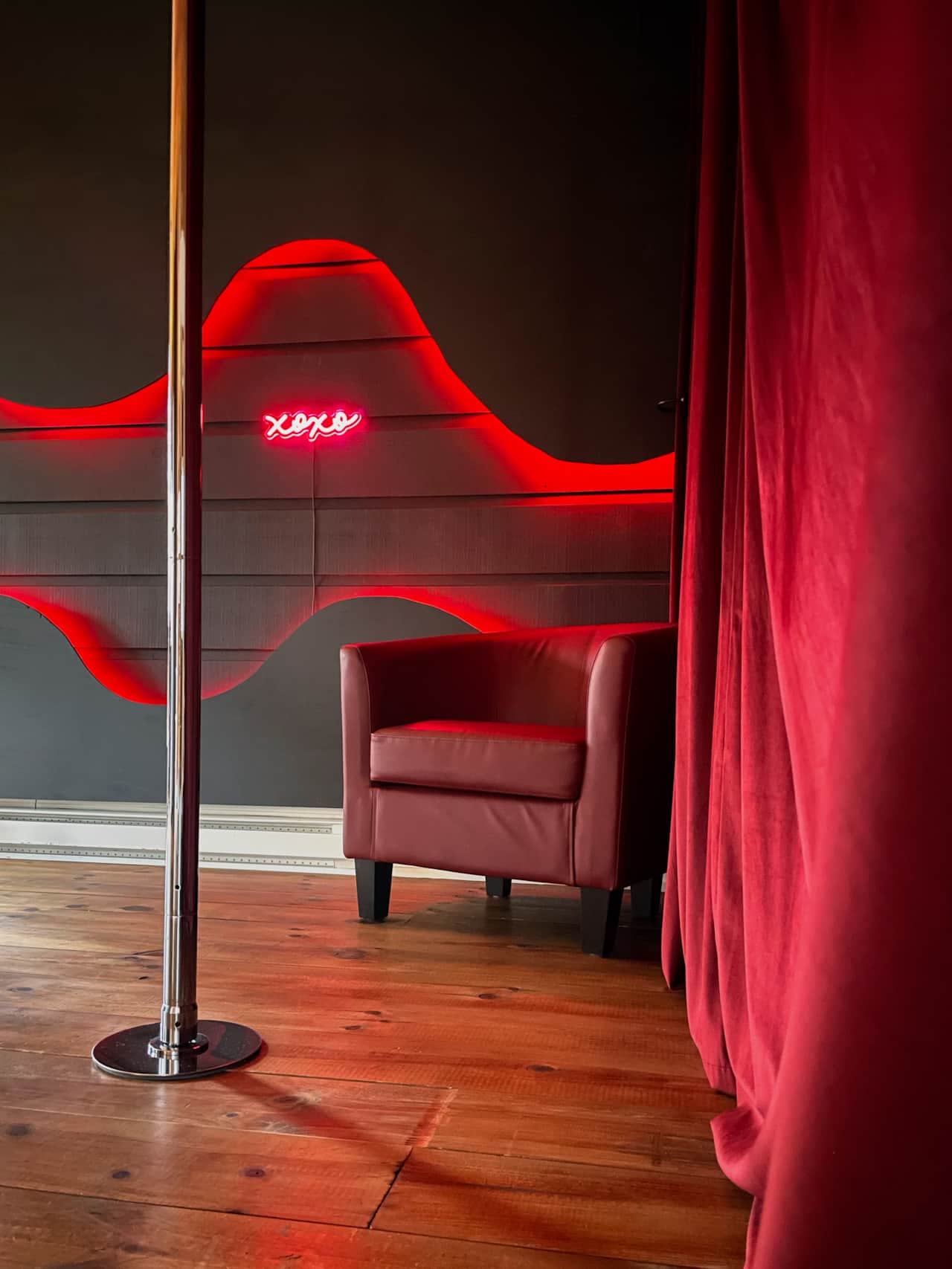 Pole dance