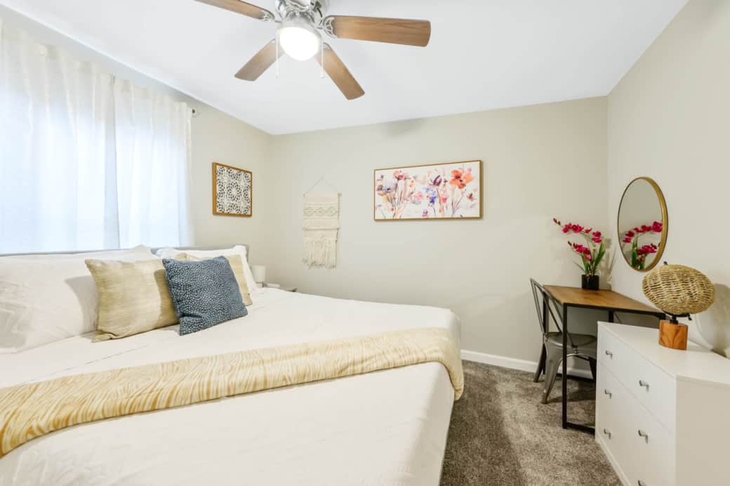 *Lux Modern Townhome * Downtown* King Beds * Duke* Vacation Home in Durham