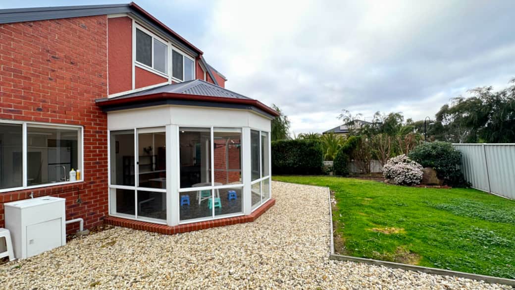 Craigieburn parkside house 3bedroom splash backyard double storey outdoor 60