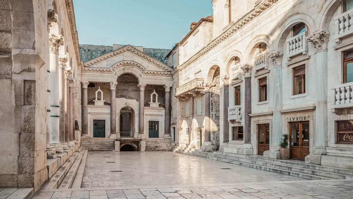 Peristyl im Diokletianpalast in Split