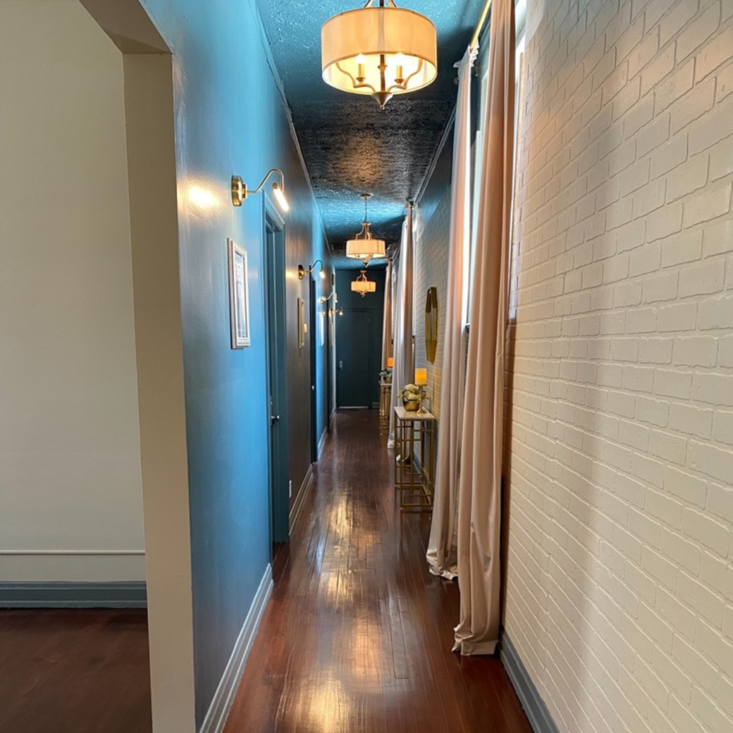 The Downtown Getaway - Hallway
