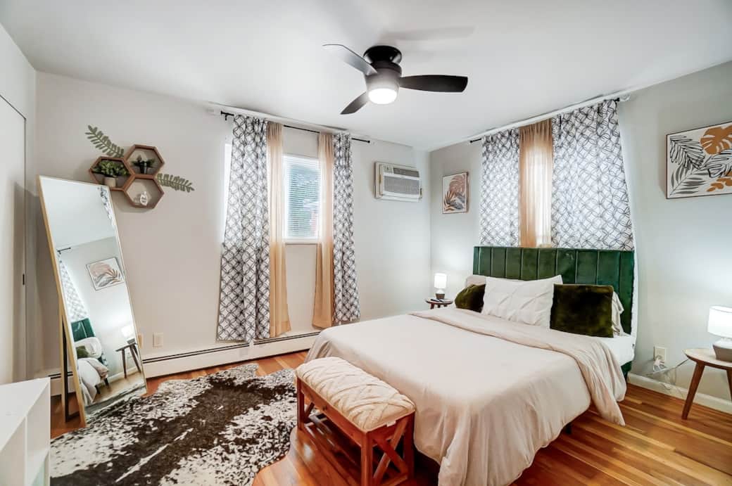 Bedroom #1, Queen size Bed 