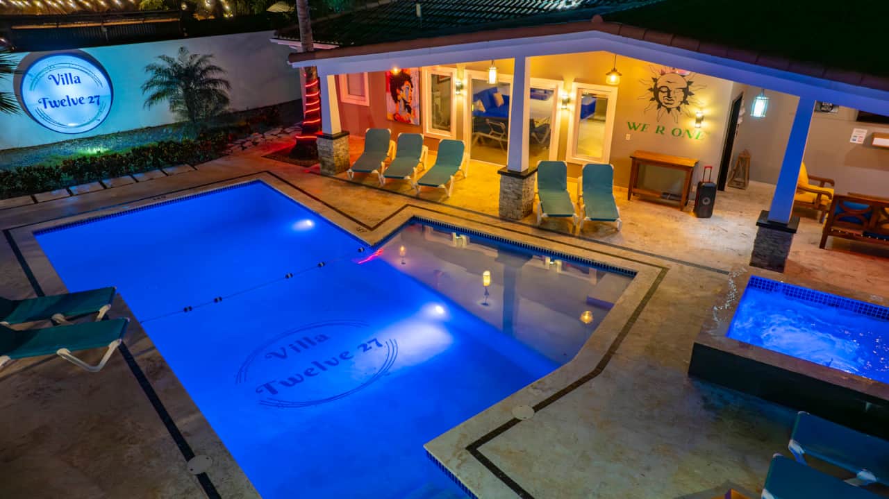 Villa Twelve27 / HEATED POOL