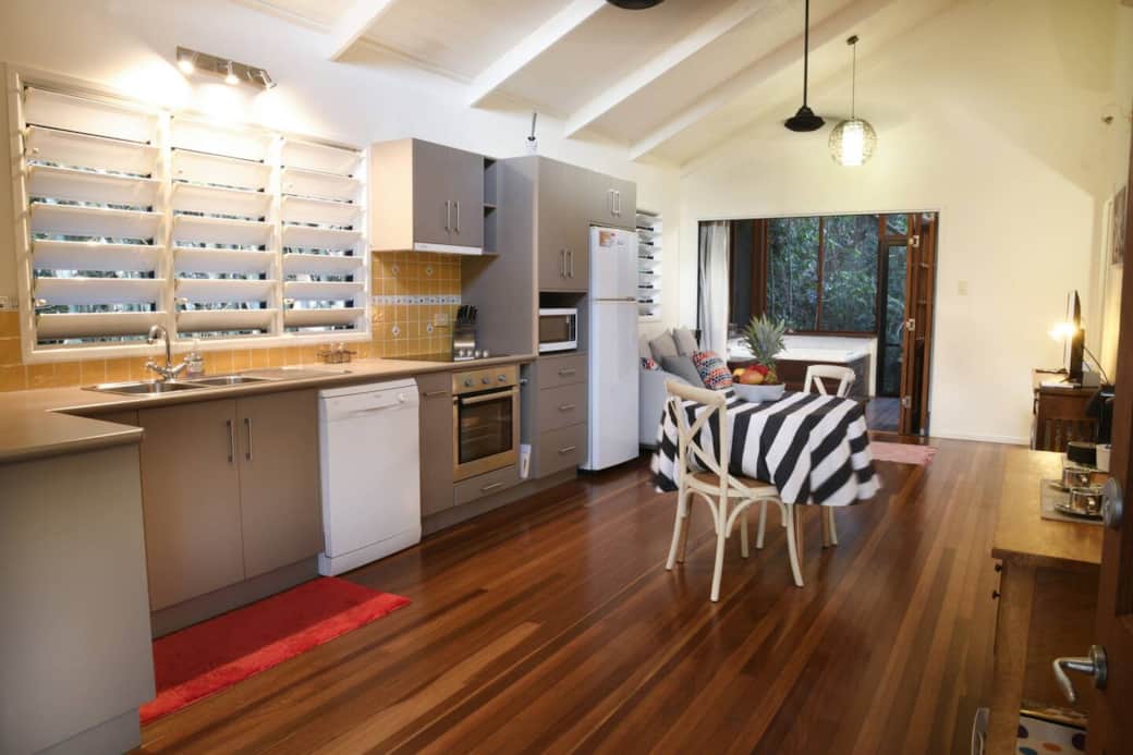 Lillypads Red Cottage - Well equipped kitchen