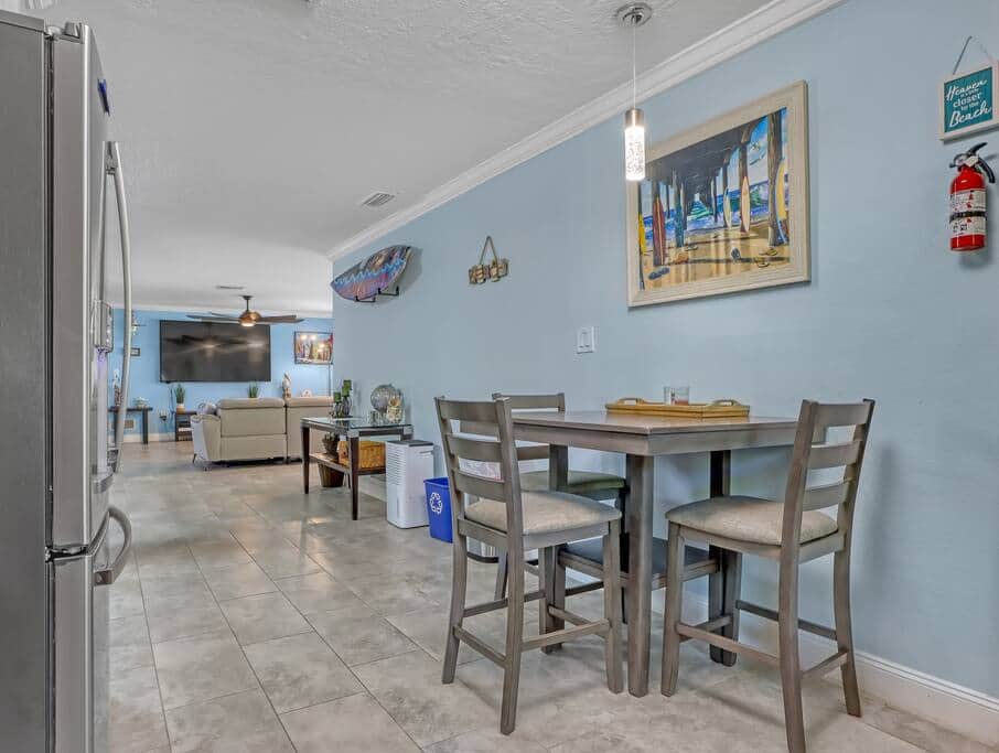 Open flooor plan for seamless socializing and fun!