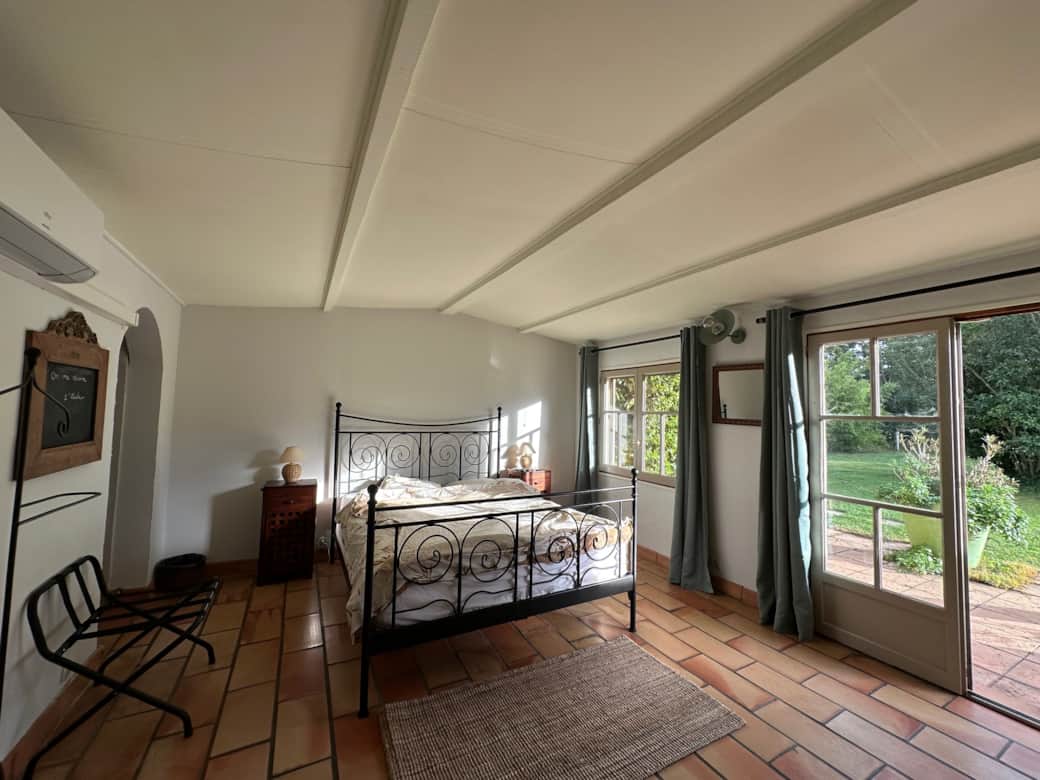 L'Ecole, chambre familiale, Jardin, Parc, calme, Terrasse, plein pied, vaucluse, provence