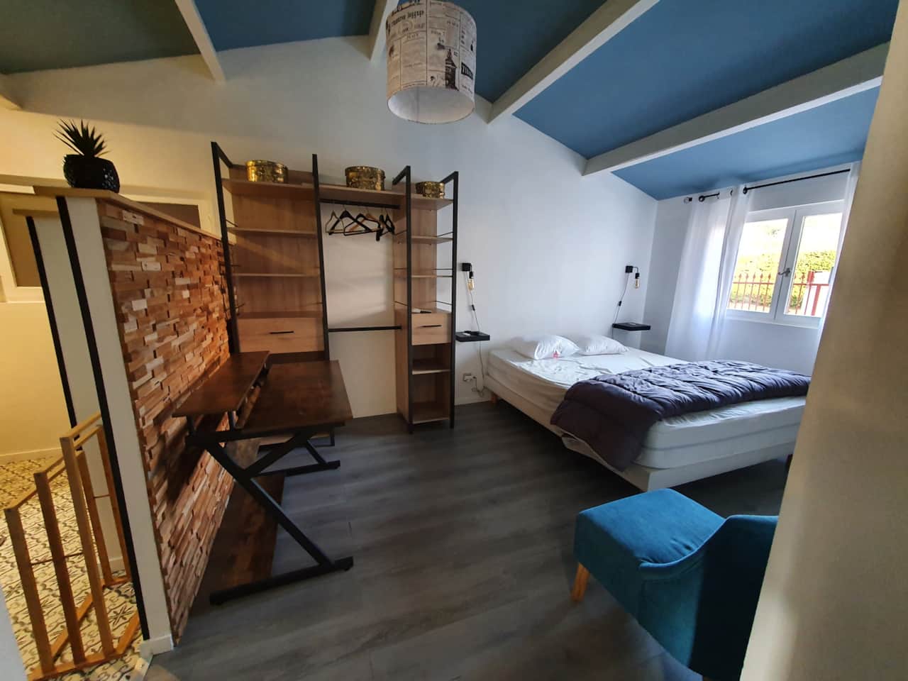 Suite Parentale, Bureau