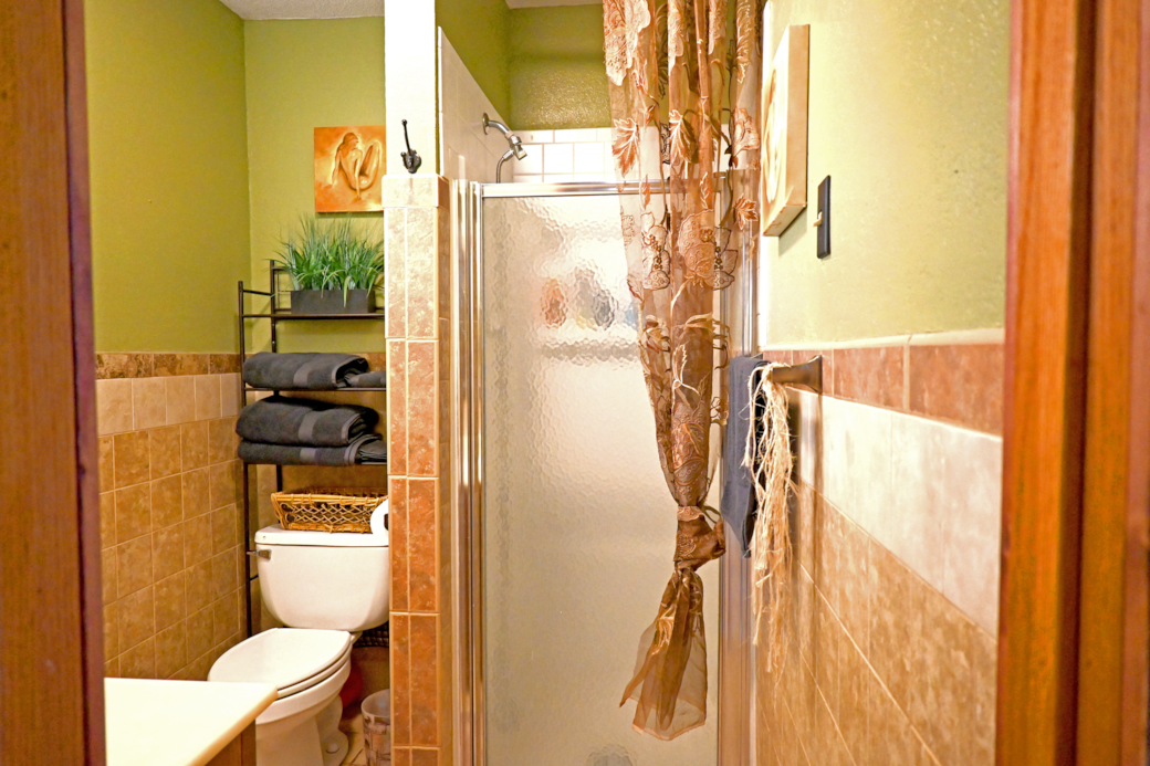10 Bathroom