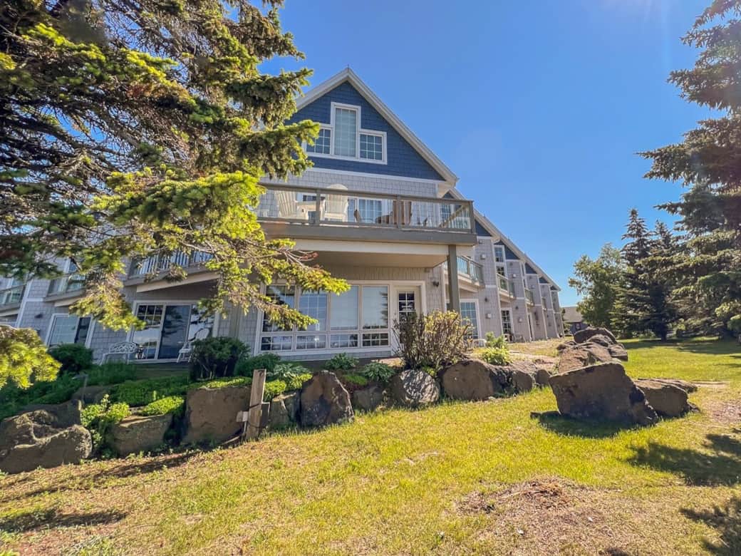 View of the front of Cobblestone Cove Villas