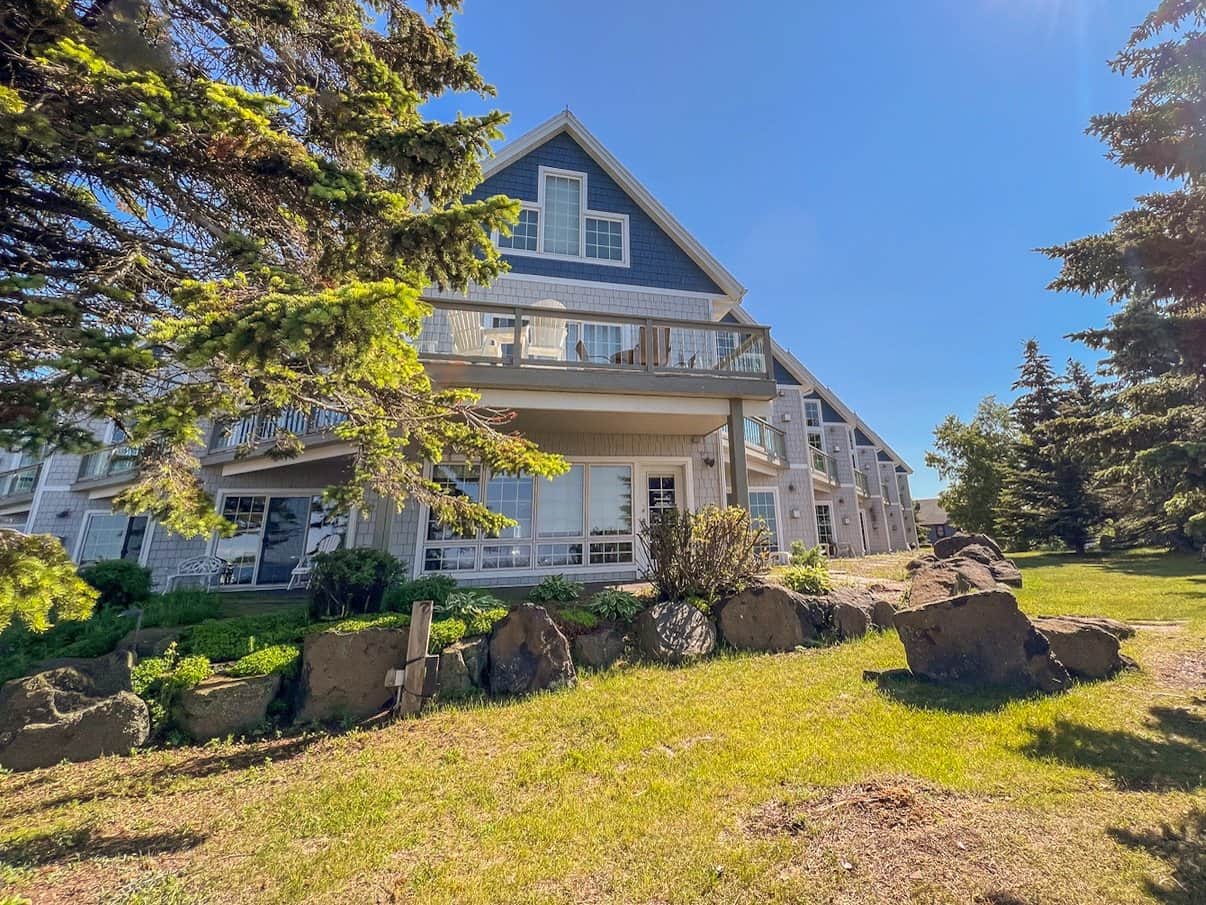 View of the front of Cobblestone Cove Villas