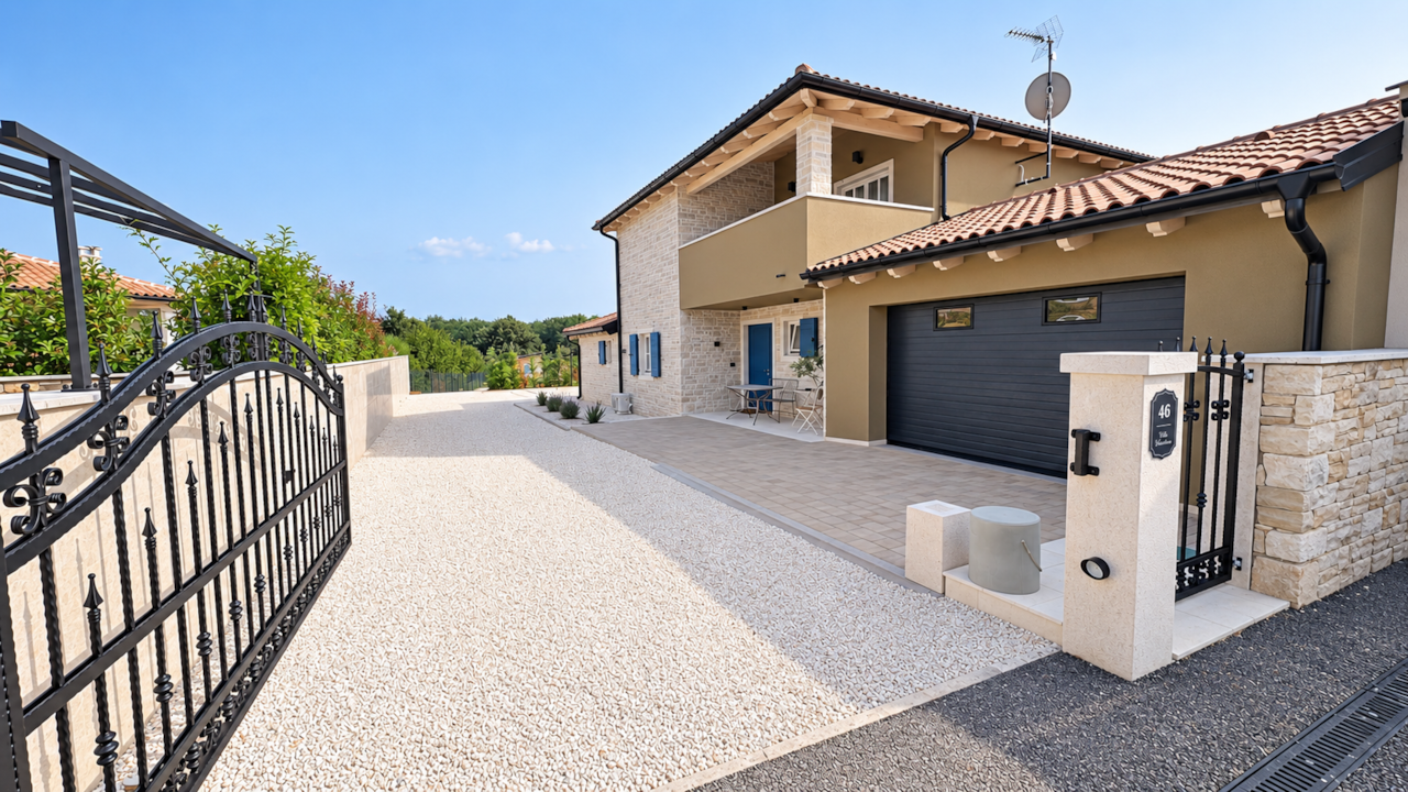 Villa Sandra Outside 02