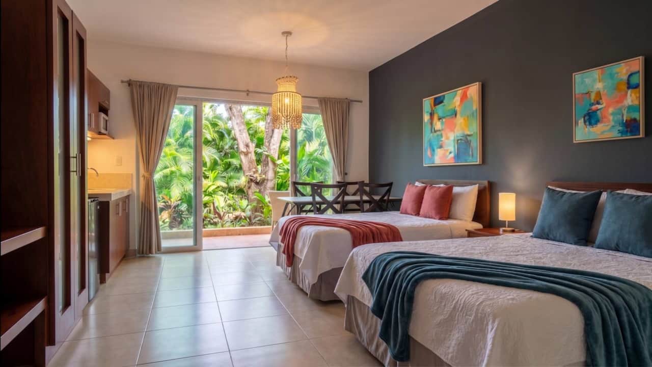 Suite - Queen Beds and Living Area