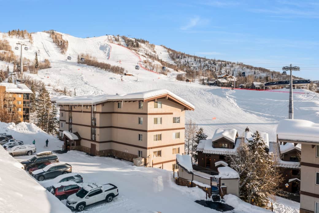 Ski in/out w/Mountain Views at Slopeside Sanctuary Ski in/out w/Mountain Views at Slopeside Sanctuary