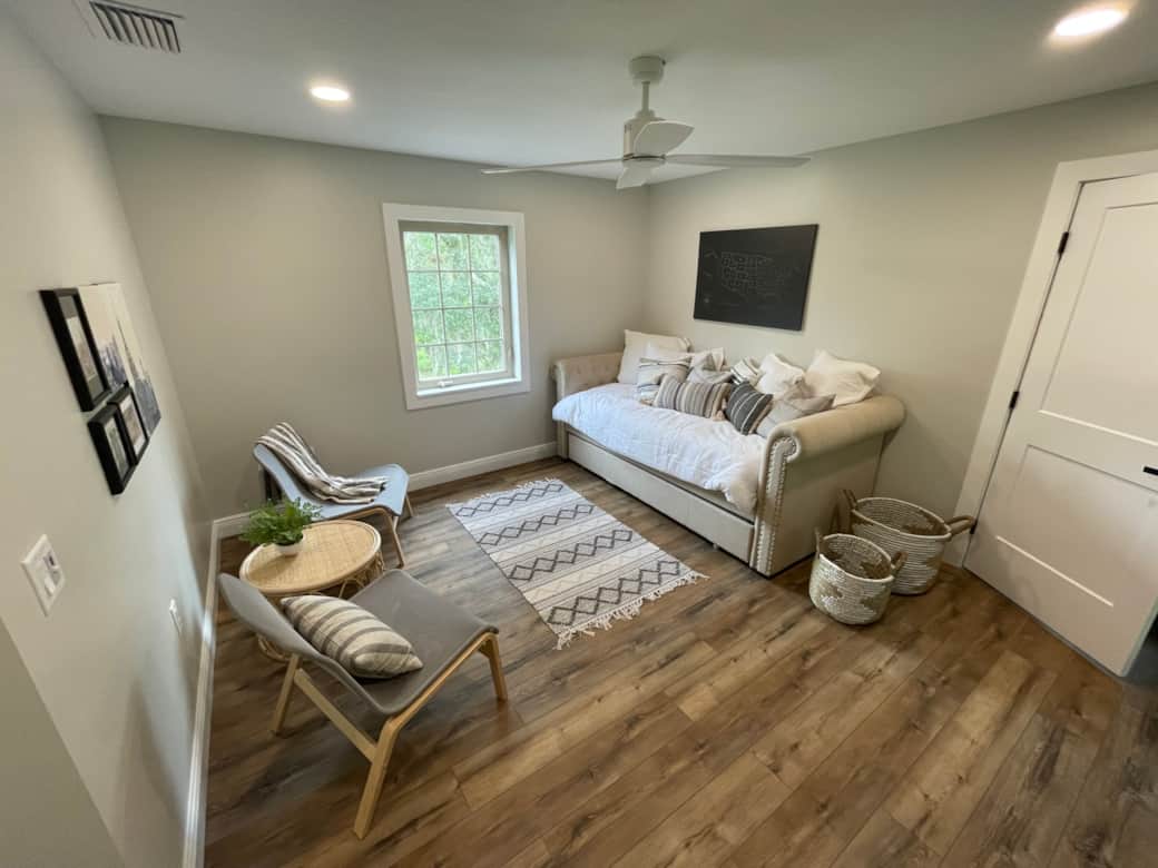 Upstairs Loft (sleeps 2)