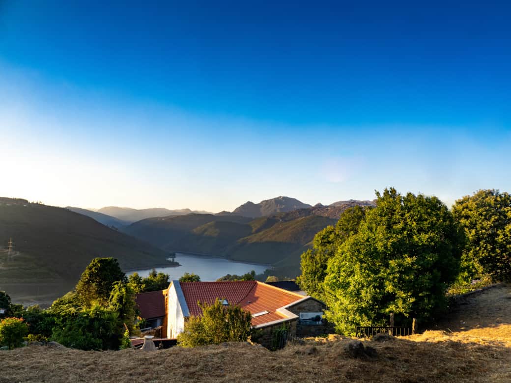 The complete Assento Retreat, nestled peacefully in the stunning Peneda-Gerês landscape.