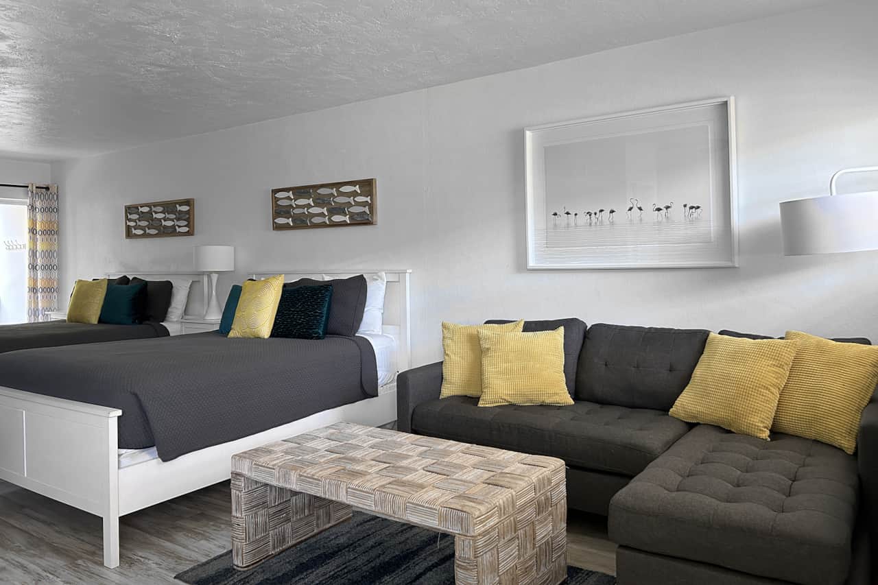 Unit #5 Two Queen Beds, Smart TV and Reliable WiFi.