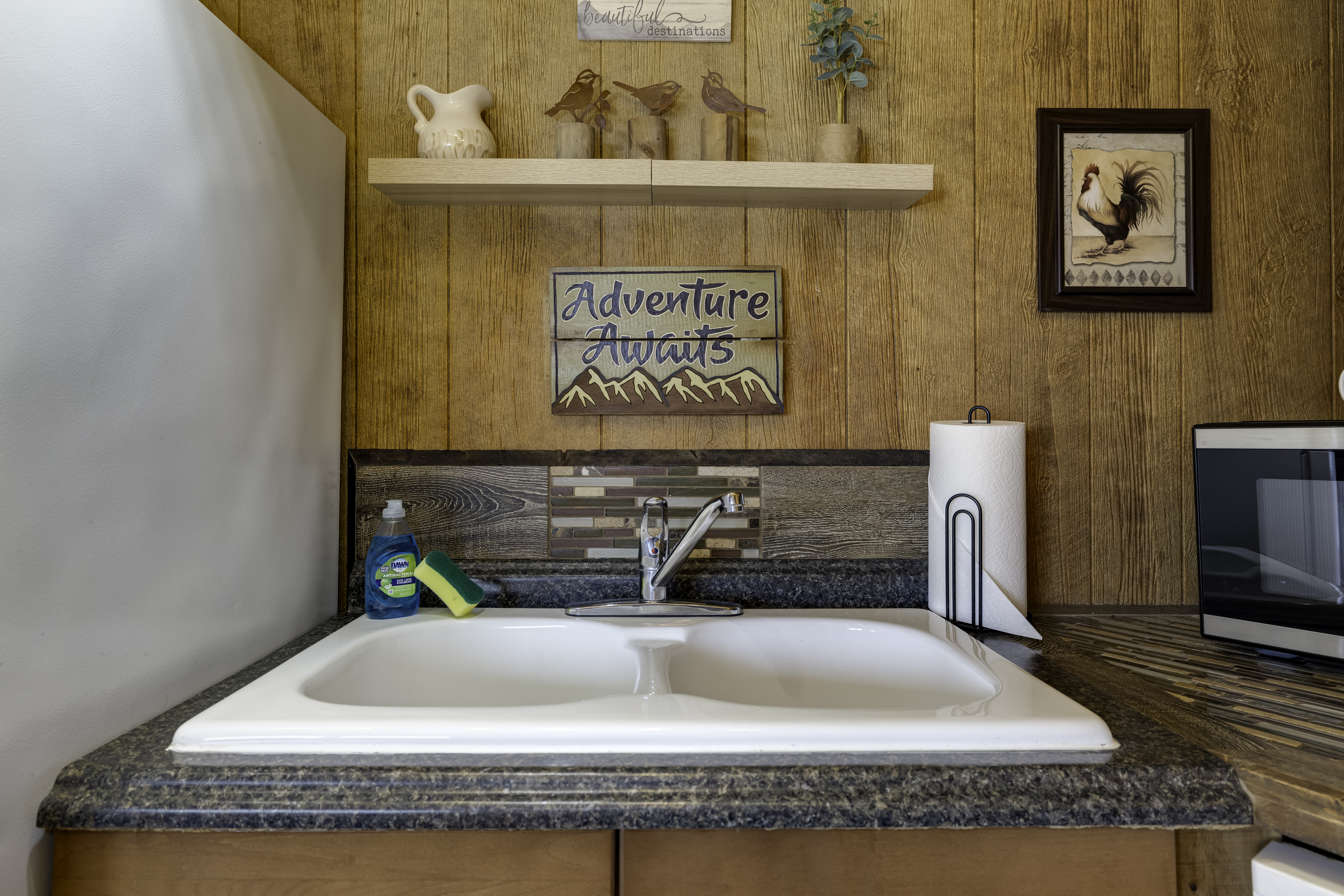farmhouse sink