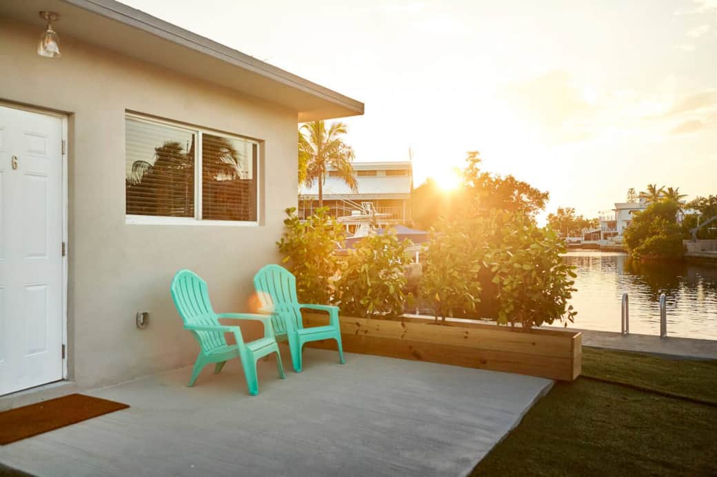 Key-largo-apartment-vacation-rental-rear-patio-chairs