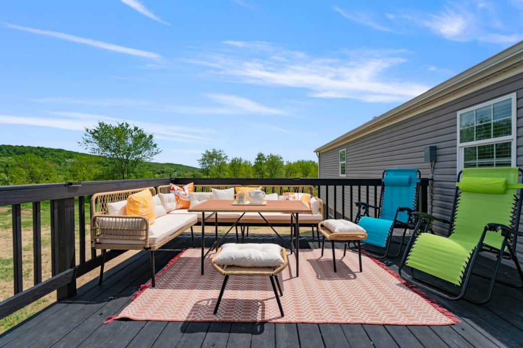 Outdoor deck
