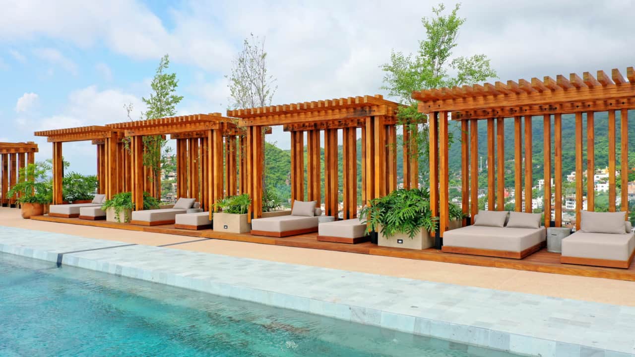 Blending relaxation and sophistication, Geographica’s remarkable 105° Sail View condominium development delivers upscale residences with view’s coordinates offer unparalleled sun-drenched living.