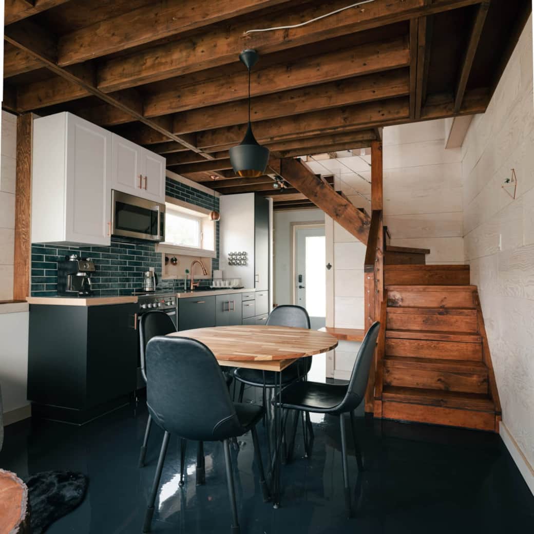 La Suite 608